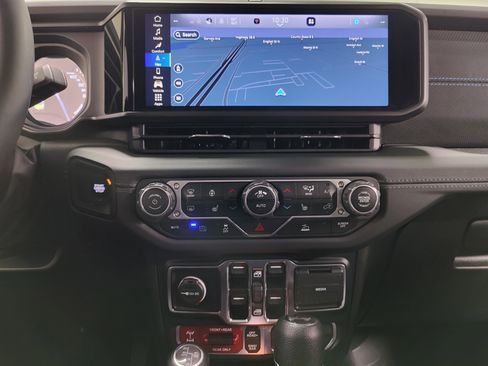 Used 2024 Jeep Wrangler Unlimited Rubicon 4xe w/ Technology Group image 7