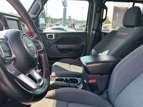 Used 2022 Jeep Wrangler Unlimited Rubicon AWD/4WD image 9
