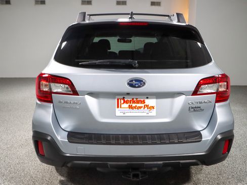 Used 2018 Subaru Outback 2.5i Limited w/ Popular Package #2 image 8