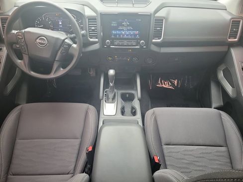 Used 2022 Nissan Frontier SV image 15