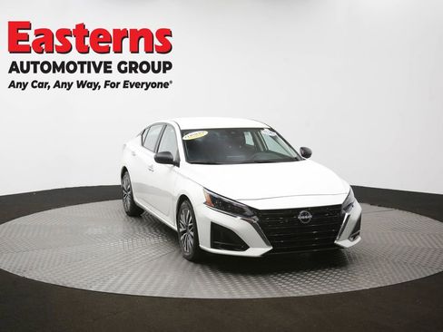 Used 2025 Nissan Altima 2.5 SV FWD image 50