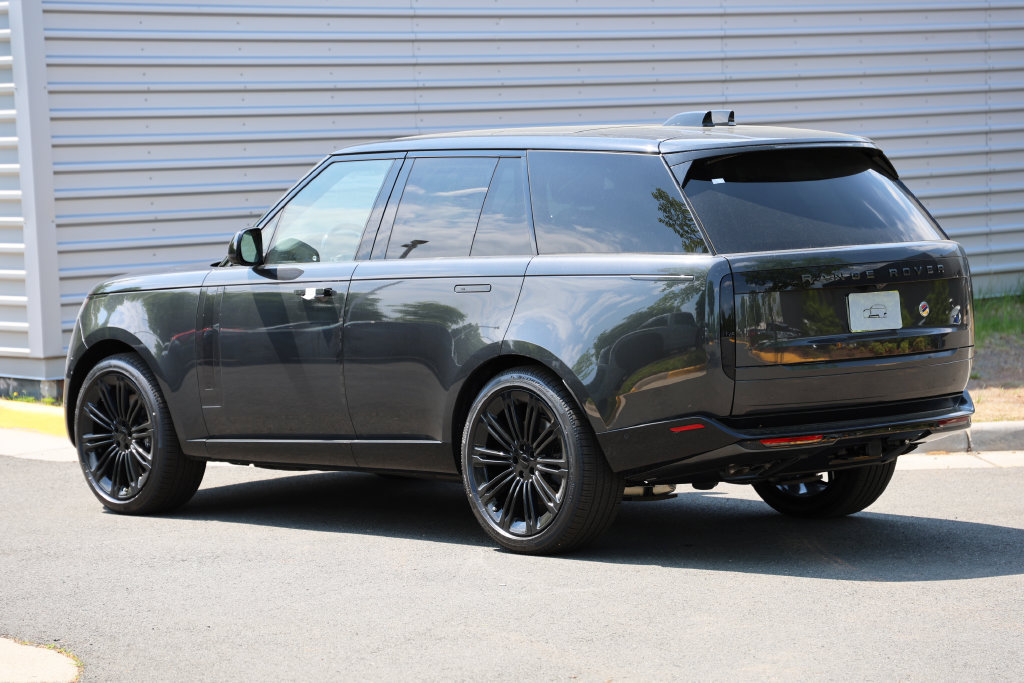 New 2026 Land Rover Range Rover SE AWD/4WD image 2