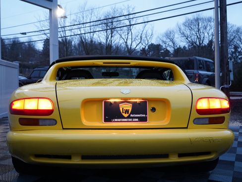 Used 1994 Dodge Viper RT/10 image 8