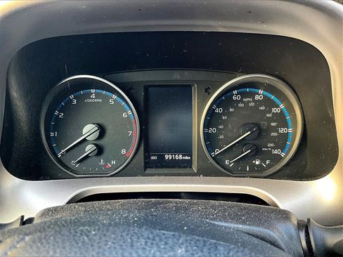 Used 2018 Toyota RAV4 LE w/ Carpet Mat Package image 17