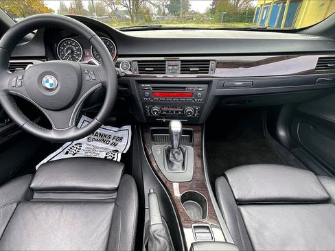 Used 2011 BMW 335i Convertible image 17