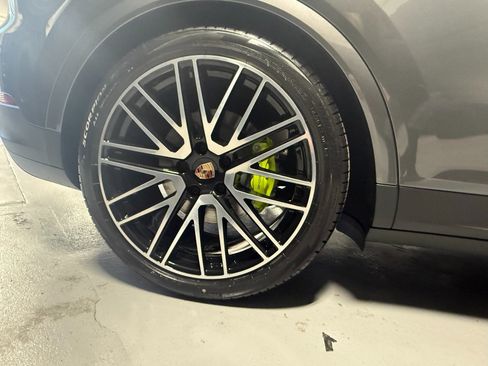 New 2026 Porsche Cayenne E-Hybrid image 12