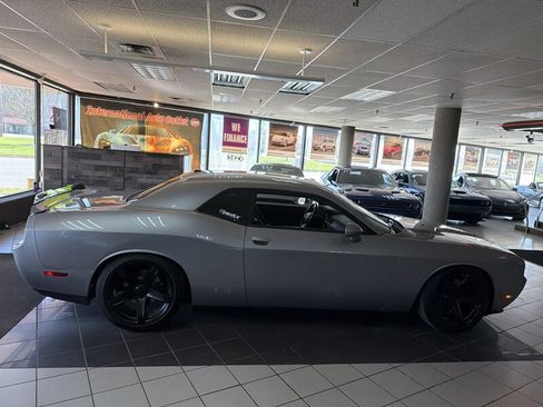 Used 2014 Dodge Challenger R/T image 5