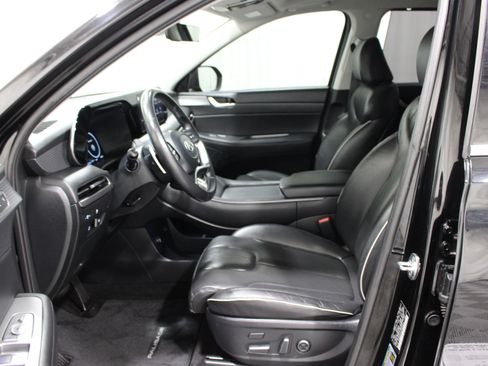 Used 2023 Hyundai Palisade Limited FWD image 3