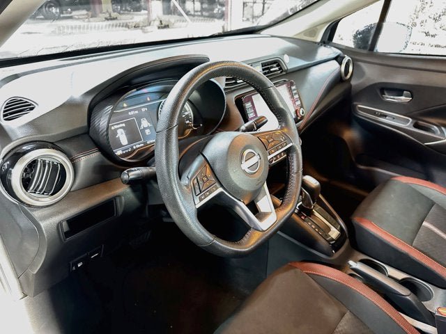 Used 2025 Nissan Versa SR FWD image 9