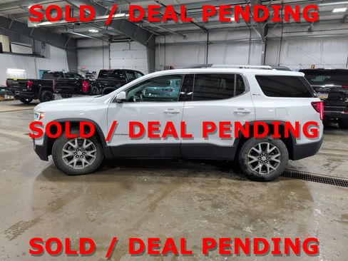 Used 2022 GMC Acadia SLE w/ Driver Convenience Package image 5