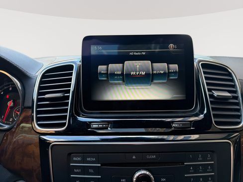 Used 2018 Mercedes-Benz GLS 550 4MATIC image 4