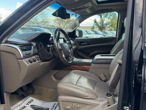 Used 2017 Chevrolet Suburban Premier image 10