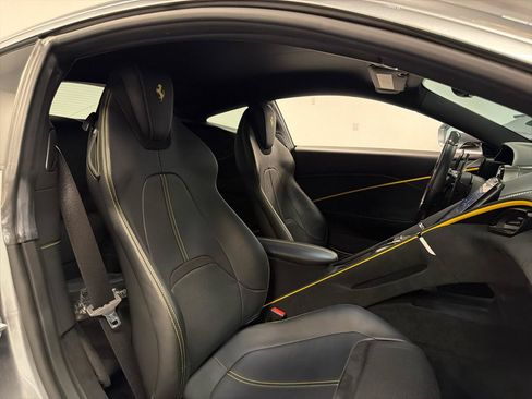 Used 2021 Ferrari Roma RWD image 31