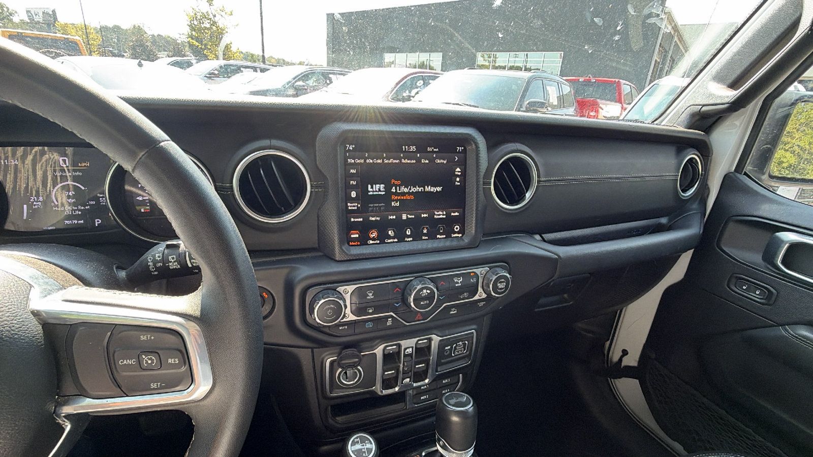Used 2023 Jeep Wrangler Unlimited Sahara AWD/4WD image 31