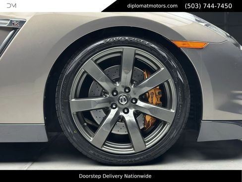 Used 2009 Nissan GT-R Premium image 41