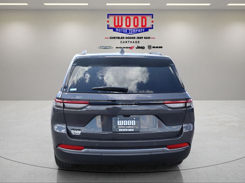 New 2026 Jeep Grand Cherokee Limited w/ Limited Altitude Package AWD/4WD image 4