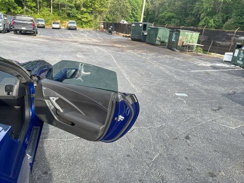 Used 2019 Chevrolet Corvette Stingray Coupe RWD image 32