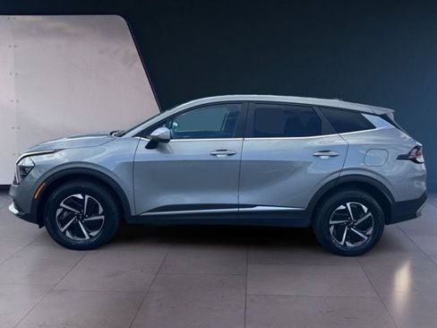 Used 2023 Kia Sportage LX AWD/4WD image 2