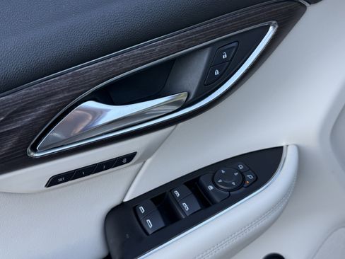 Used 2022 Buick Envision Avenir w/ Technology Package II image 13