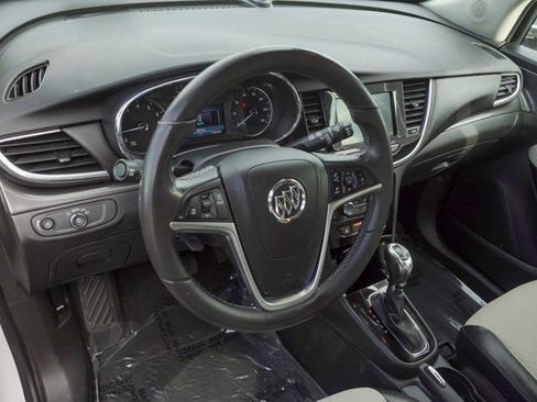 Used 2021 Buick Encore Preferred image 10