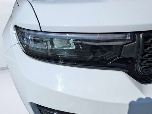 Certified 2023 Jeep Grand Cherokee Limited w/ Luxury Tech Group II AWD/4WD image 9