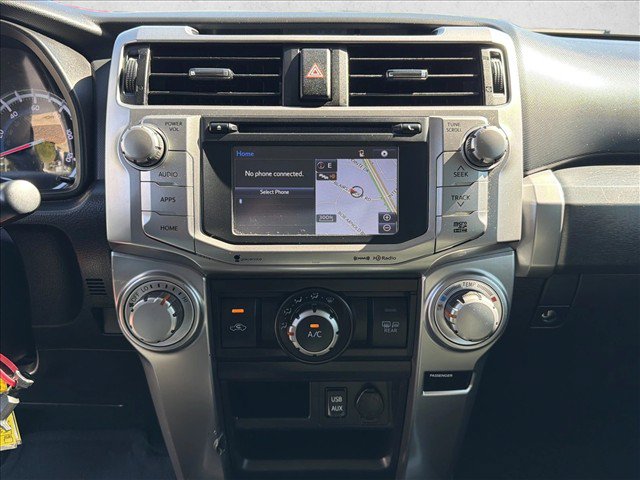 Used 2018 Toyota 4Runner SR5 AWD/4WD image 18
