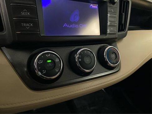 Used 2013 Toyota RAV4 LE AWD/4WD image 29