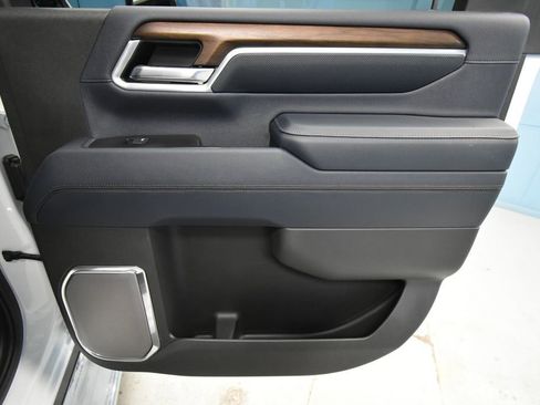 Used 2025 Chevrolet Silverado 2500 High Country image 20