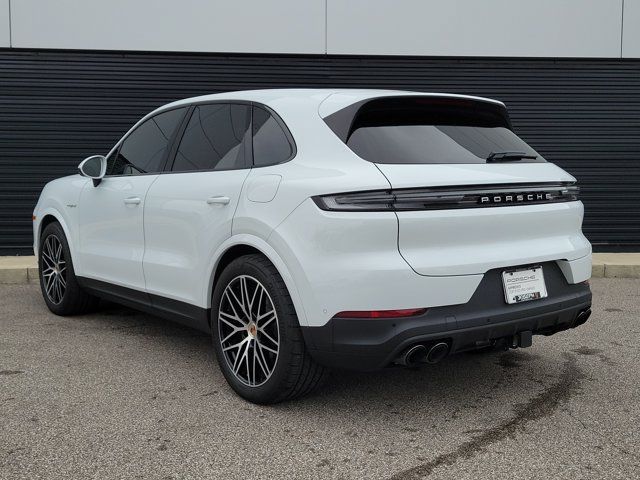 Used 2025 Porsche Cayenne S w/ Premium Package Plus AWD/4WD image 3
