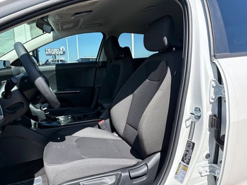 New 2026 Kia K4 FWD image 11