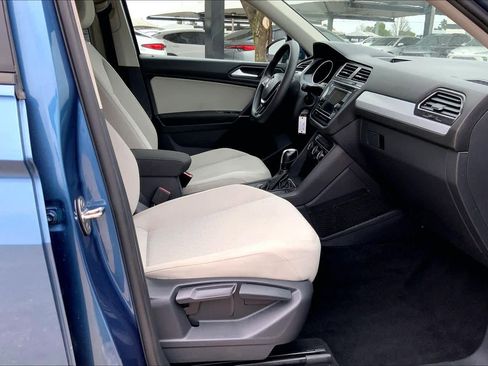 Used 2020 Volkswagen Tiguan S image 9