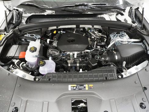 New 2026 Jeep Grand Cherokee Limited image 8