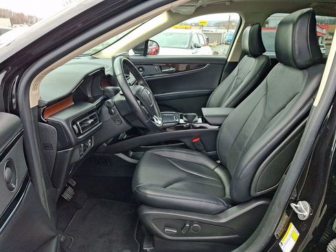 Used 2023 Lincoln Nautilus Reserve w/ Equipment Group 201A image 13