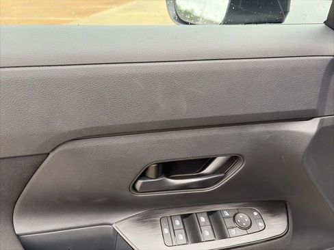 New 2026 Nissan Kicks S image 11