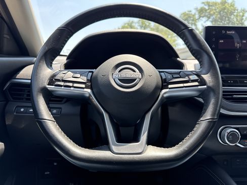 Used 2023 Nissan Altima 2.5 SV w/ SV Premium Package AWD/4WD image 29