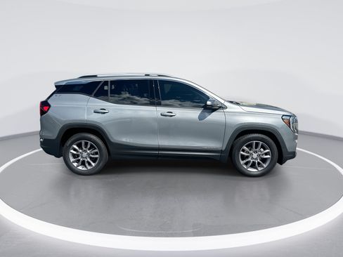 Used 2023 GMC Terrain SLT w/ LPO, Floor Liner Package FWD image 10