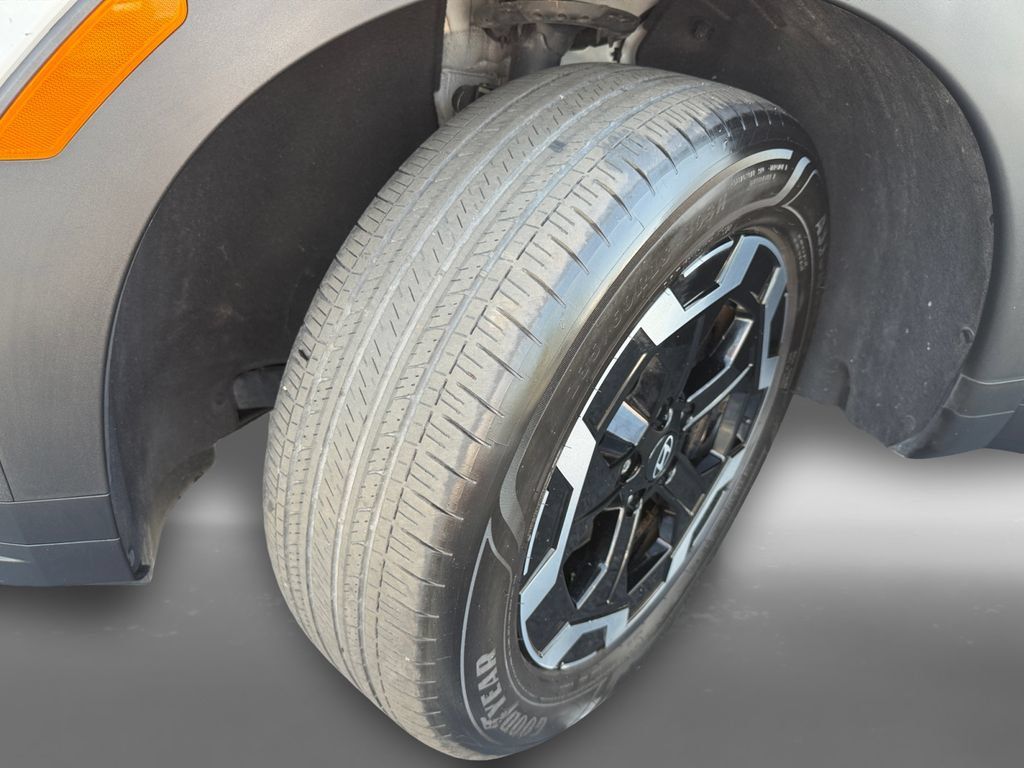 Used 2024 Hyundai Santa Fe SEL FWD image 9