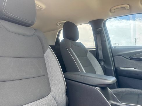Used 2022 Chevrolet TrailBlazer LT w/ Confidence II Package FWD image 27