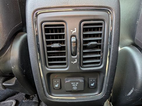 Used 2012 Jeep Grand Cherokee Overland AWD/4WD image 32