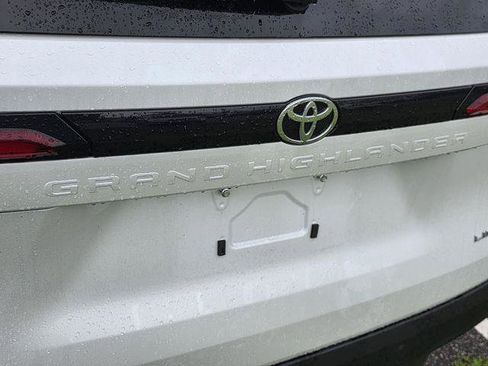 Certified 2026 Toyota Grand Highlander FWD image 15