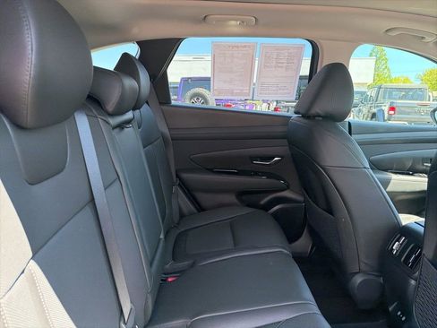 Used 2025 Hyundai Tucson Limited AWD/4WD image 10