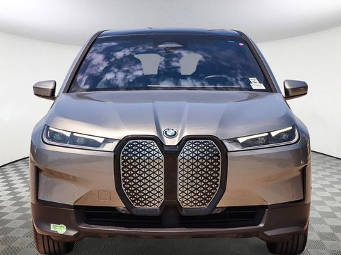Used 2023 BMW iX xDrive50 AWD/4WD image 2
