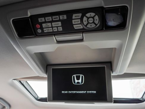 Used 2016 Honda Pilot Touring image 33