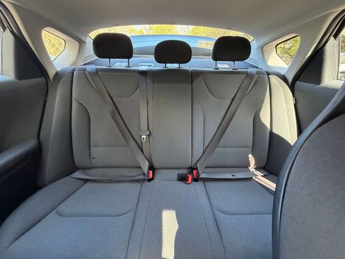 Used 2025 Kia K4 FWD image 37