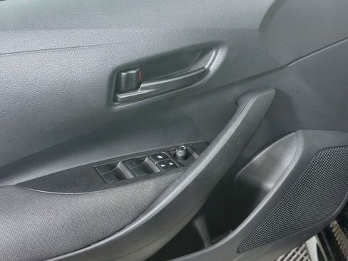 Used 2025 Toyota Corolla LE FWD image 15