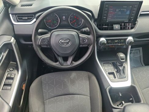 Used 2022 Toyota RAV4 XLE AWD/4WD image 11