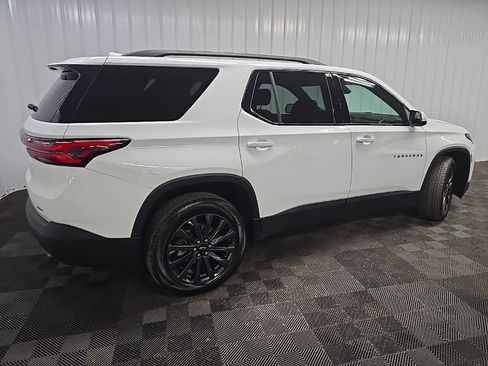 Used 2023 Chevrolet Traverse RS AWD/4WD image 3