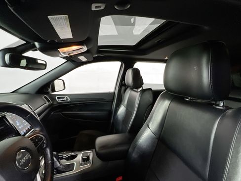 Used 2022 Jeep Grand Cherokee Laredo X image 22