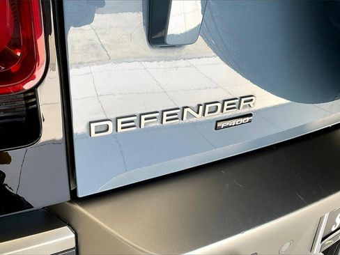 Used 2022 Land Rover Defender 110 X-Dynamic SE image 8