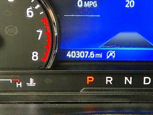 Used 2020 Ford Explorer XLT w/ Equipment Group 202A AWD/4WD image 15